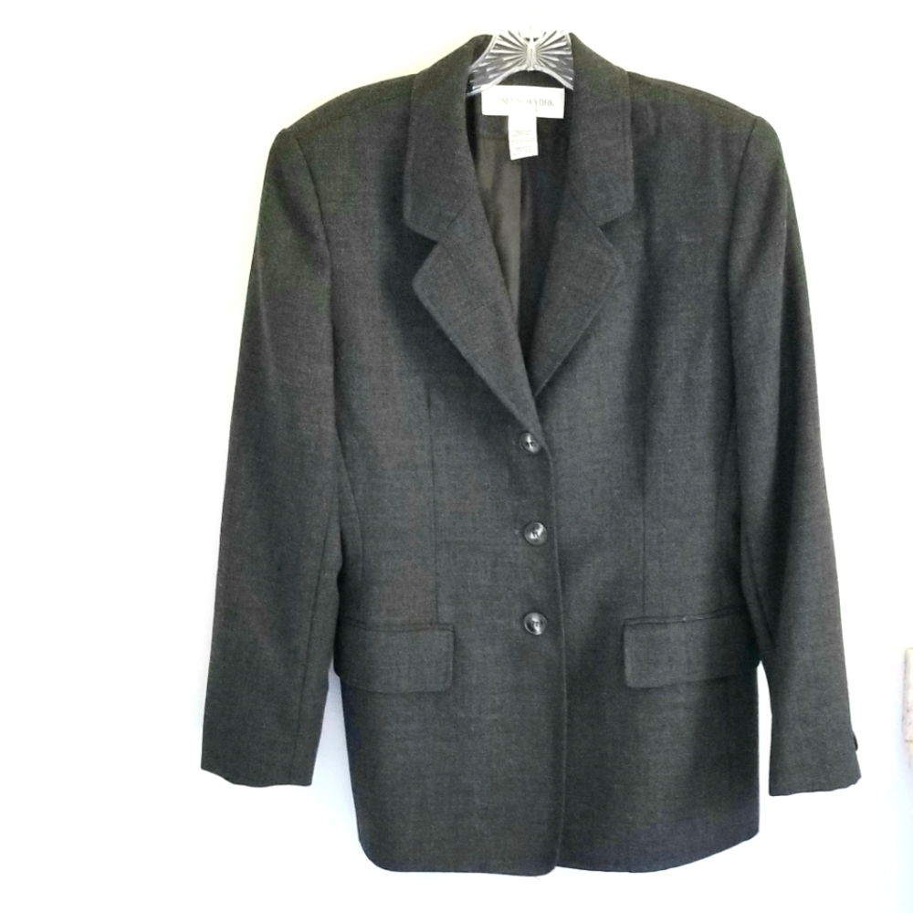 Jones New York gray wool blazer